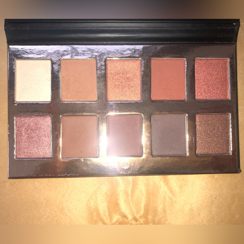 Crown Pro Fuego Eyeshadow Palette